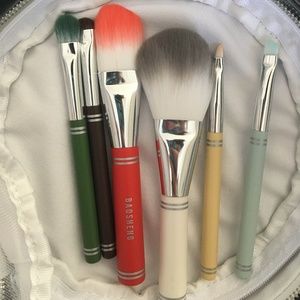 New! Crayon Inspired Mini Makeup Brushes and Case